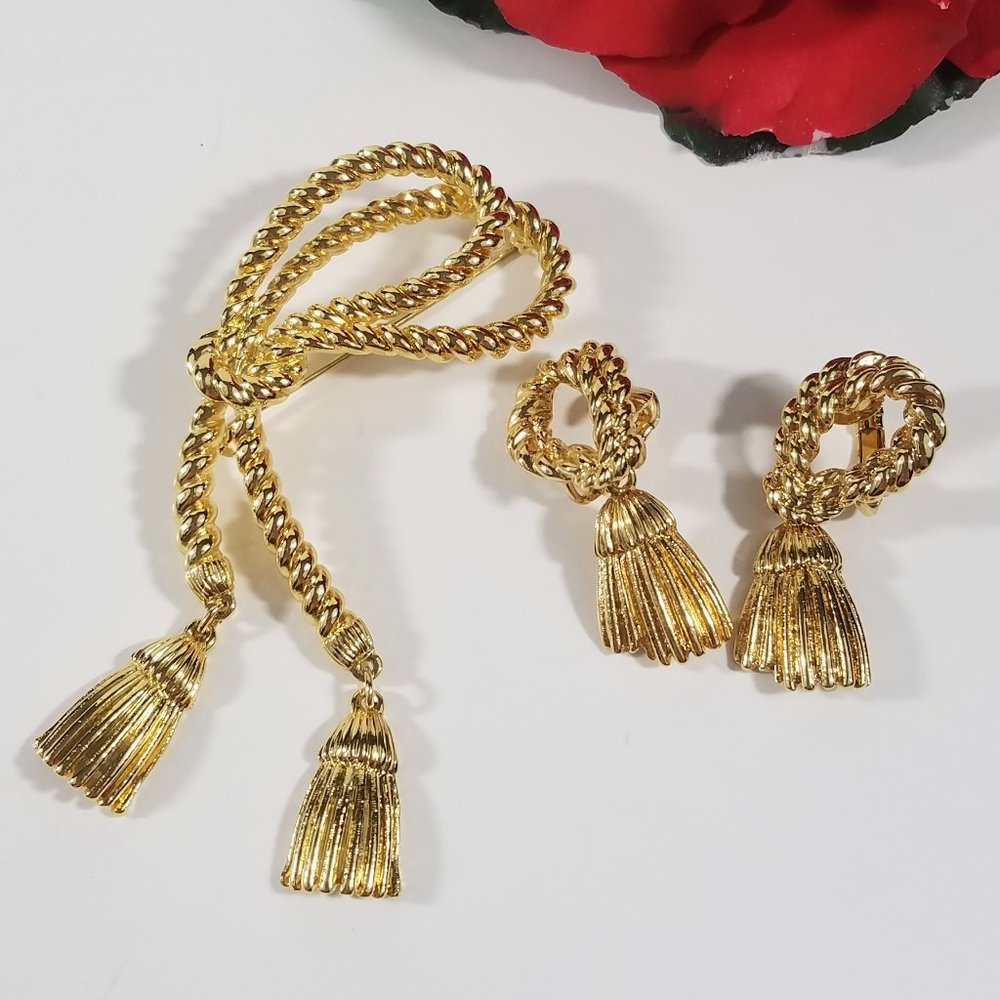 Rope Knot Brooch and Clip On Earrings Set Tassel Goldtone